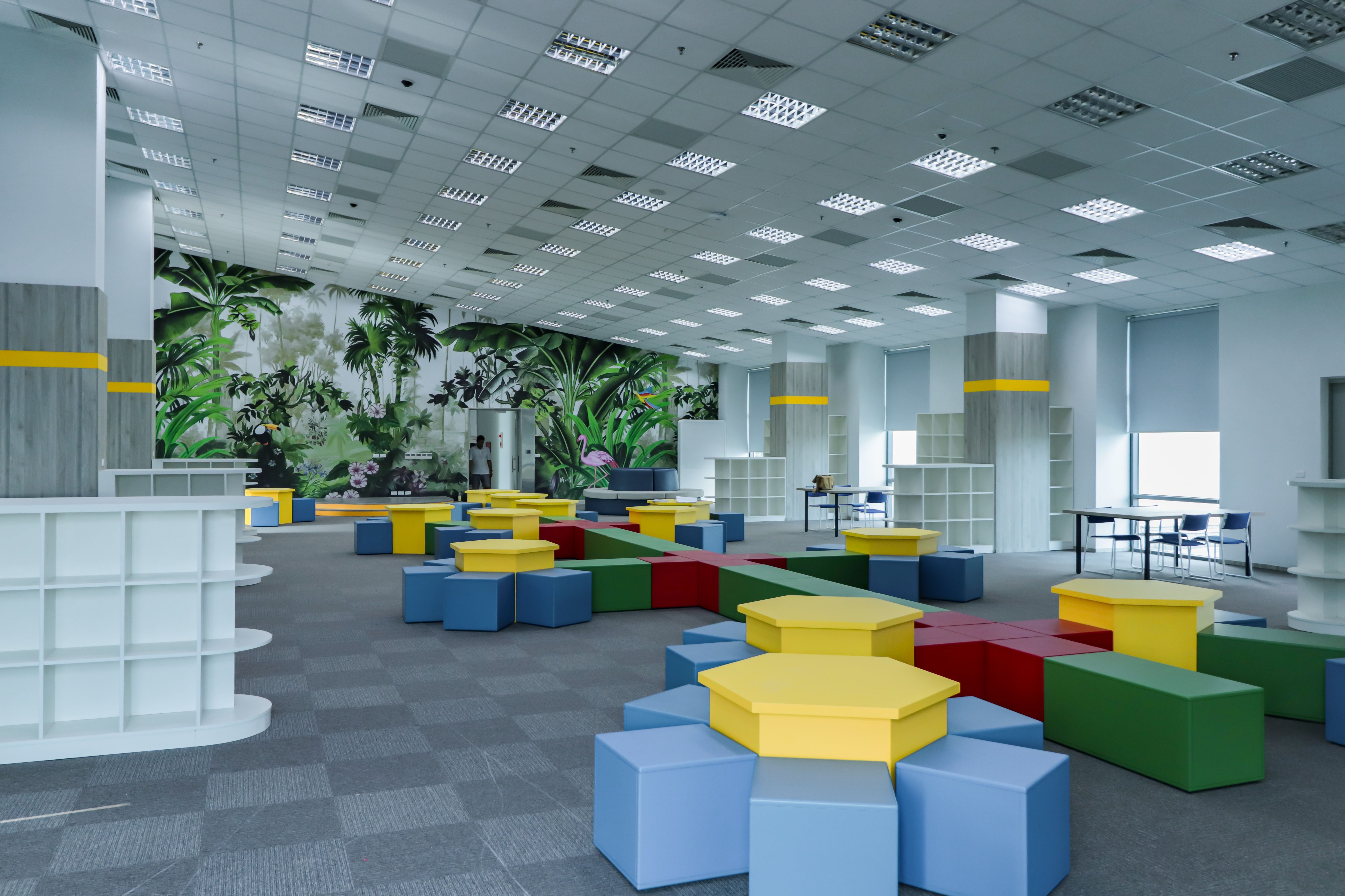 Children play center